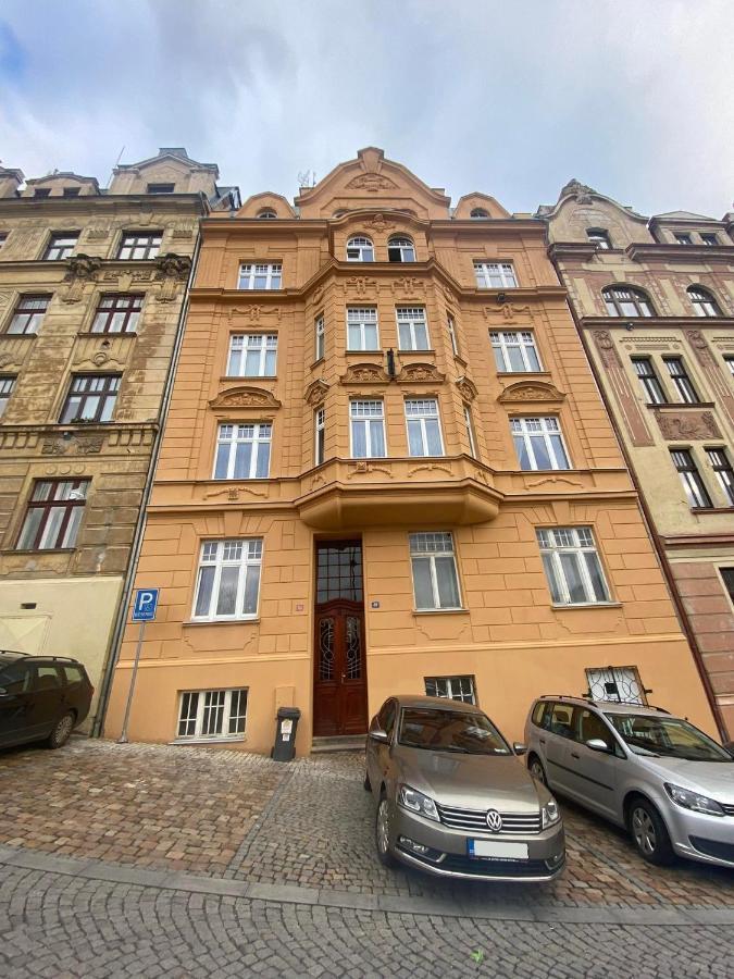 Lazensky Apartman Apartment Karlovy Vary Exterior photo